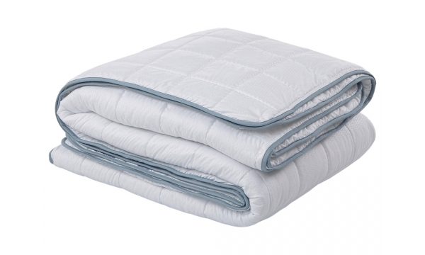 <span itemprop="name">Ковдра Четыре сезона</span> <span itemprop="brand">Day&Night</span>